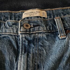 Abercrombie & Fitch Women’s Vintage High Rise Denim Jeans Size 31/12 short